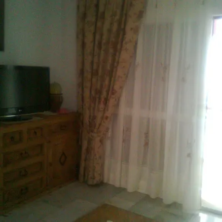 Apartamento With 2 In Estepona, With Pool Access And Furnished Bal *